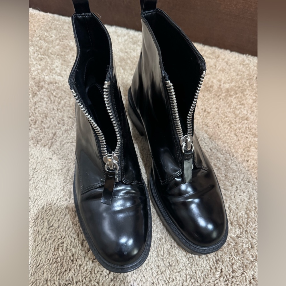 Zara Stylish Black Ankle Boots with Zipper - Picture 5 of 6
